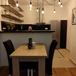 Cherine Apartmán *