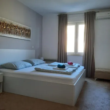 Cherine Apartamento