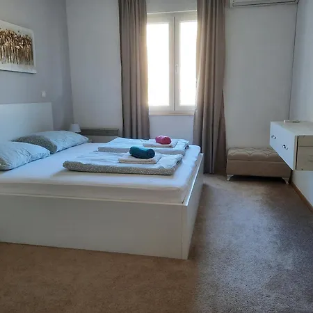 Cherine * 모스타르